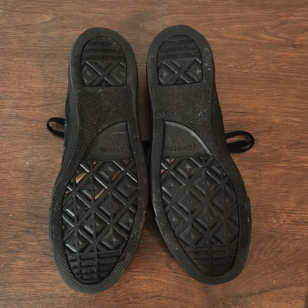 Black converse size 9.5 men - Picture 4 of 4